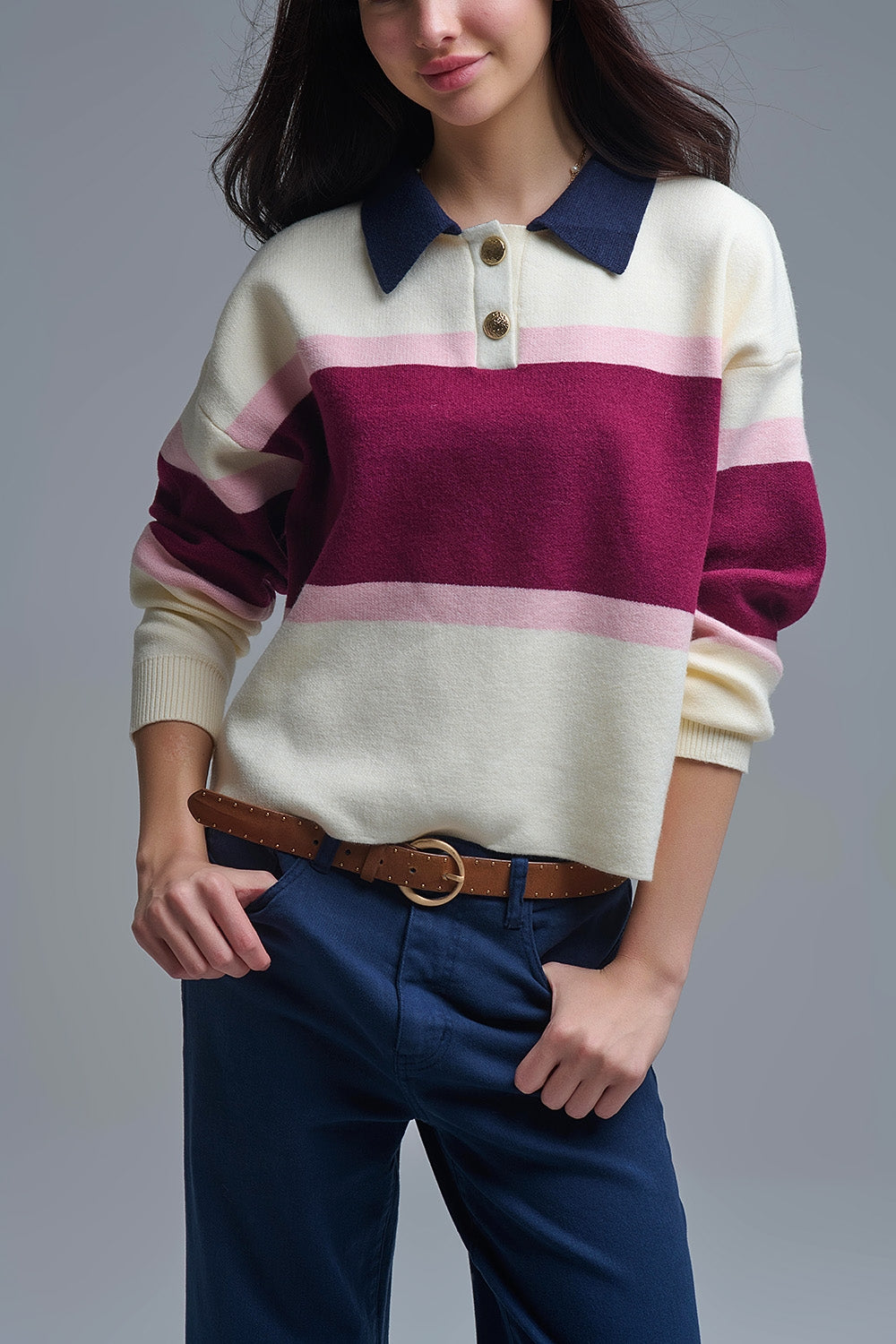 Pull en tricot rayé marron avec boutons