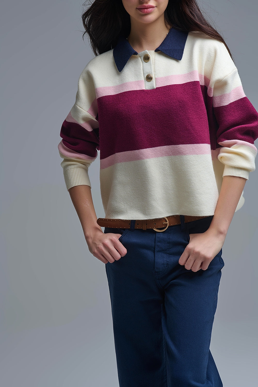 Pull en tricot rayé marron avec boutons