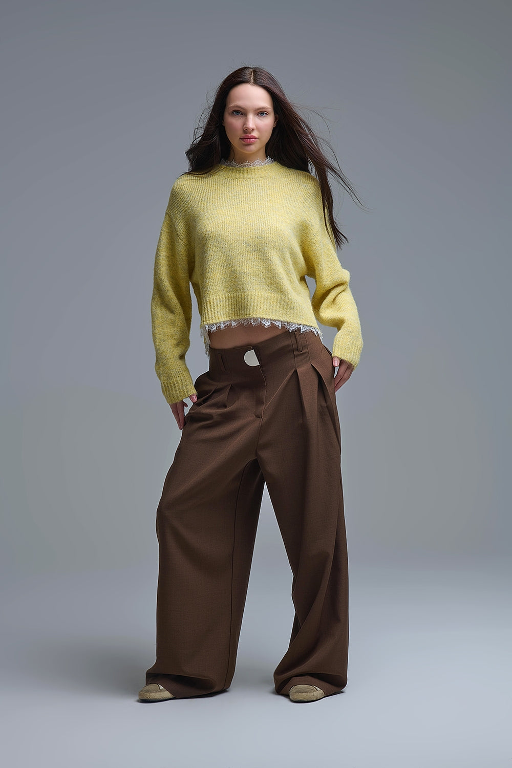 Pull jaune décontracté avec détails en dentelle