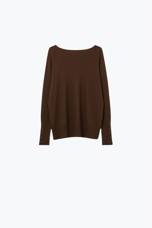Pull brun en tricot doux avec détails de boutons sur les manches