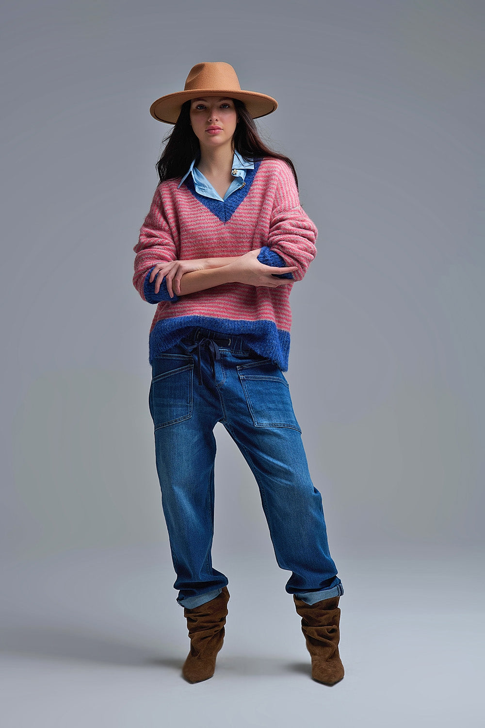 Pull en tricot rayé fuchsia avec détails bleus
