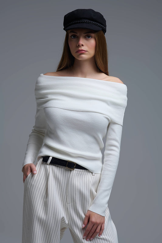 Top en tricot à encolure bateau et épaules courtes en blanc