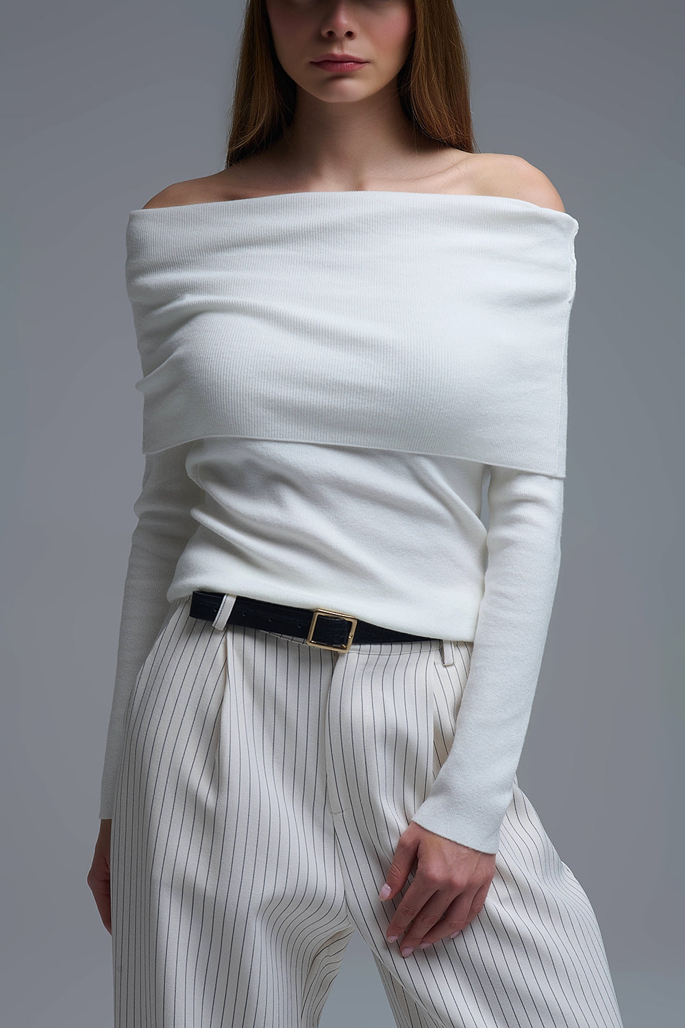 Top en tricot à encolure bateau et épaules courtes en blanc