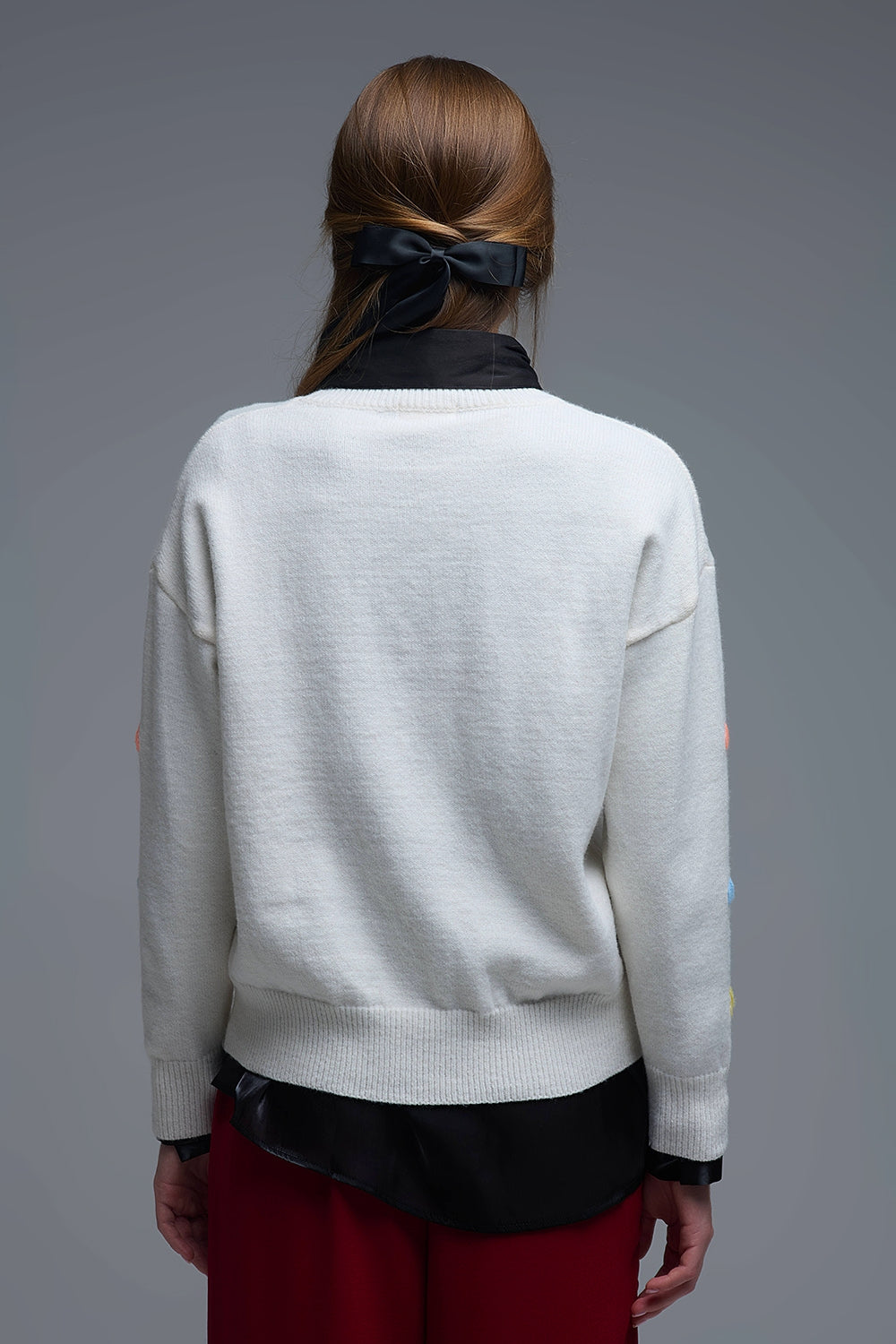 Pull crème avec cœurs brodés multicolores