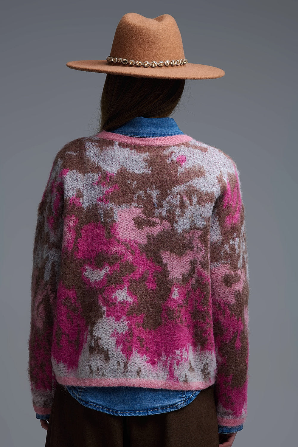 Pull rose à imprimé animalier avec paillettes