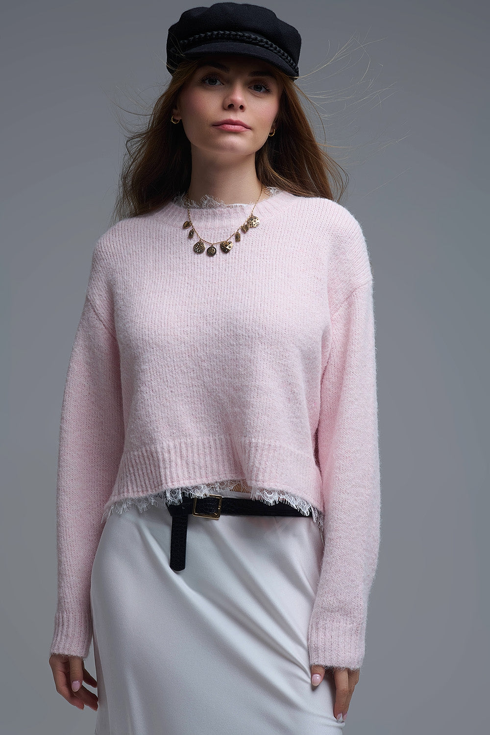 Pull rose décontracté avec détails en dentelle en rose
