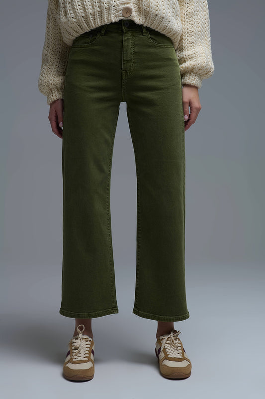 Jean court à jambe large en vert olive