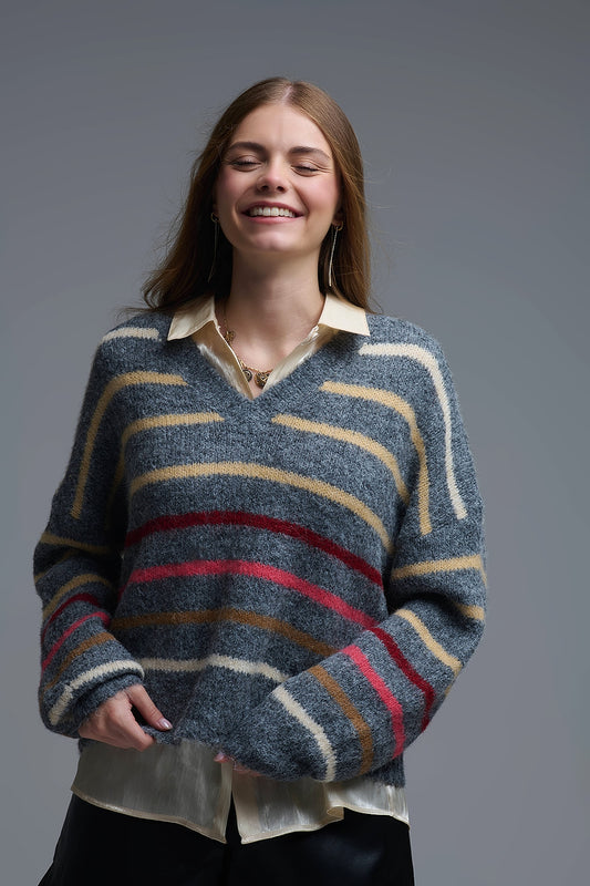 Pull ample gris à rayures multicolores