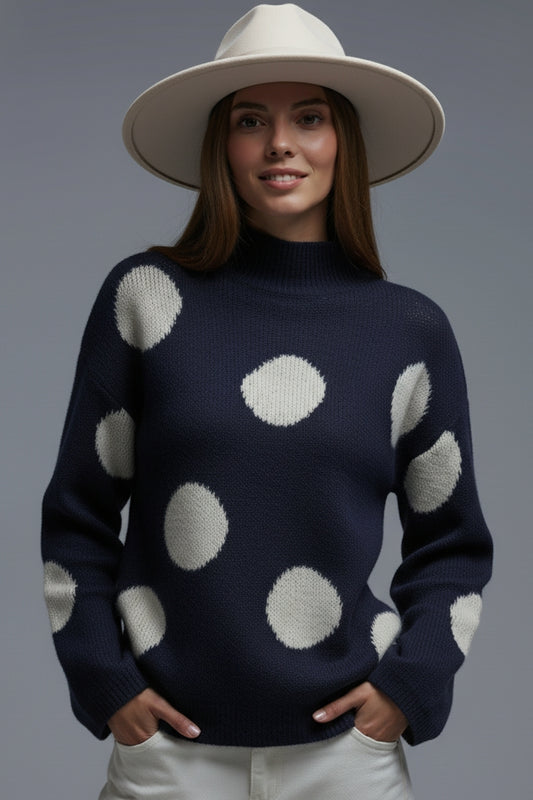 Pull à col haut à pois et manches cloche en bleu marine