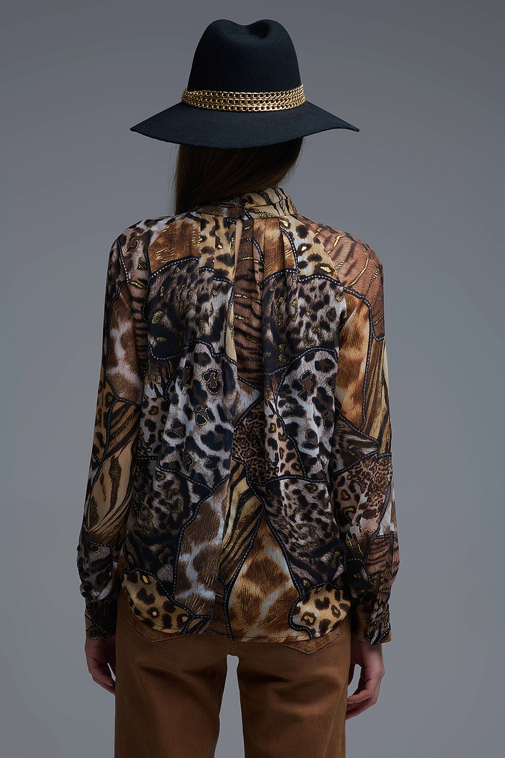 chemise en mousseline de soie à imprimé animalier et détails dorés