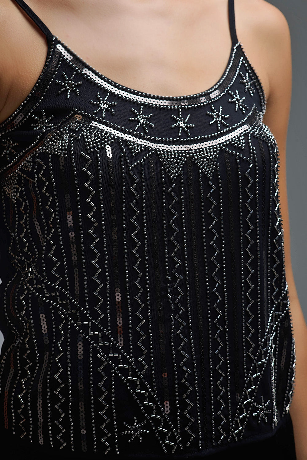 Top Cami à paillettes brodées vintage en noir