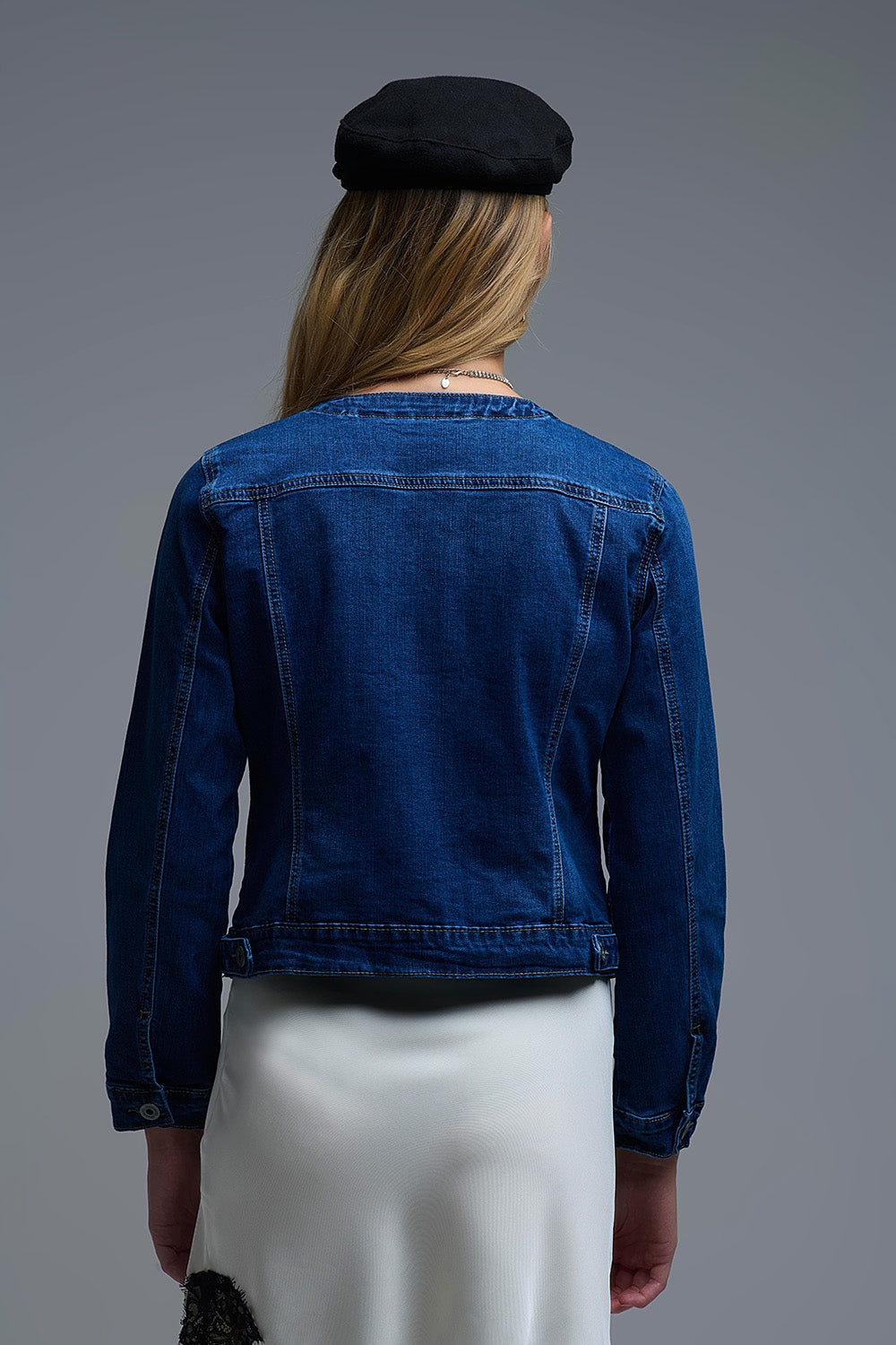 Veste en denim stretch avec ornements en bleu