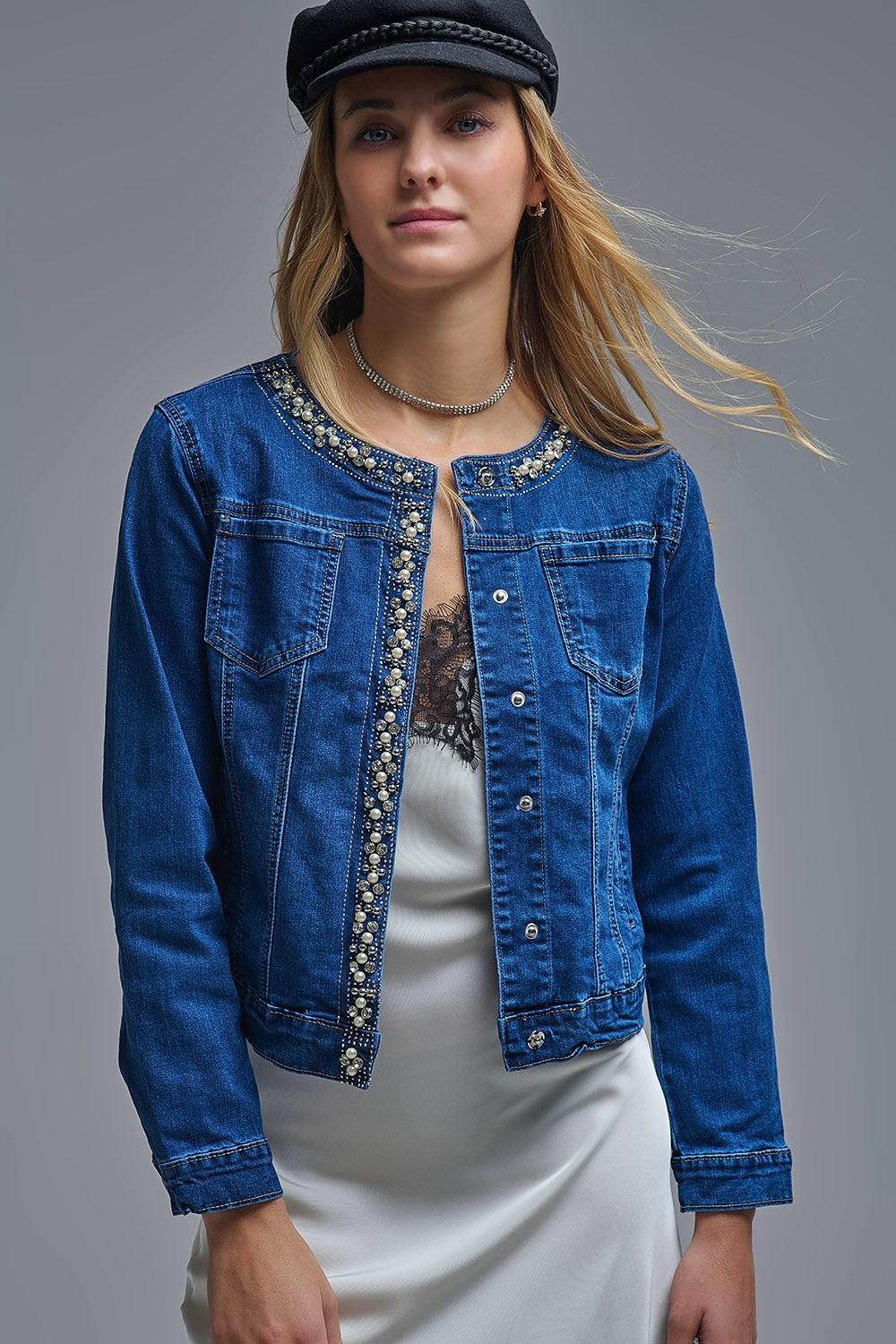 Veste en denim stretch avec ornements en bleu