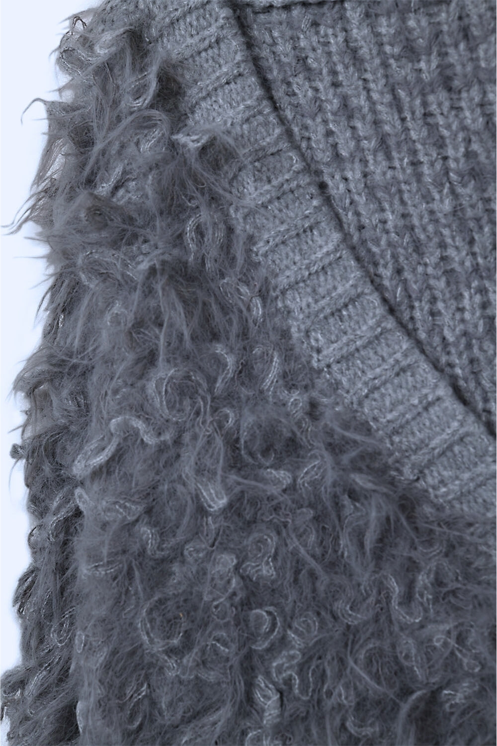 Gilet en grosse maille duveteuse gris