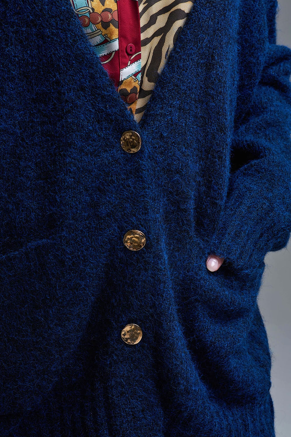 Cardigan oversize en marine avec boutons et poches dorés