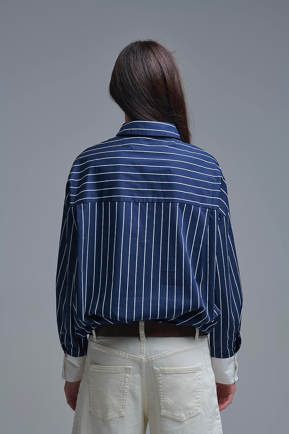 Chemise à col montant rayée bleu marine en popeline douce
