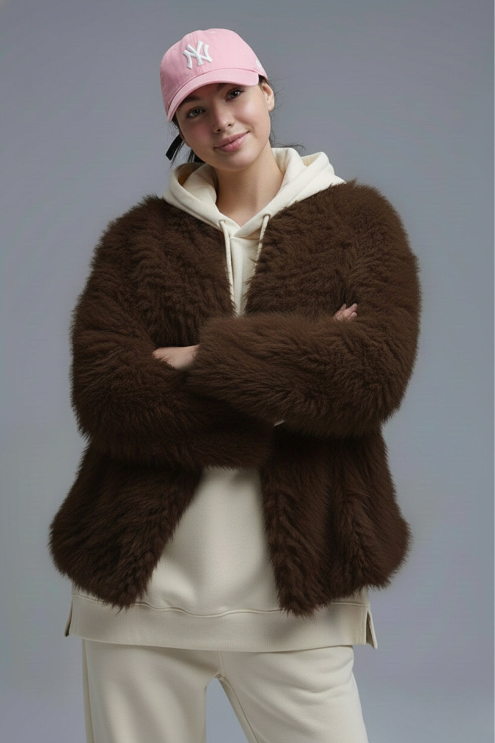 Veste chic en fausse fourrure marron à col large