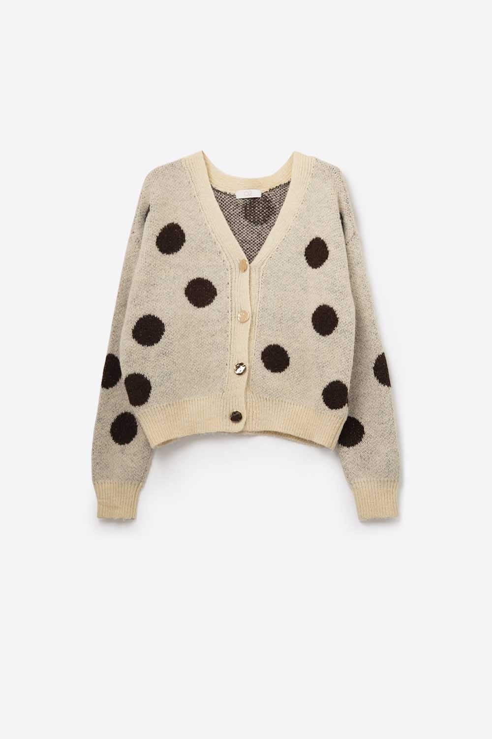 Veste en tricot crème à gros pois bruns et boutons dorés
