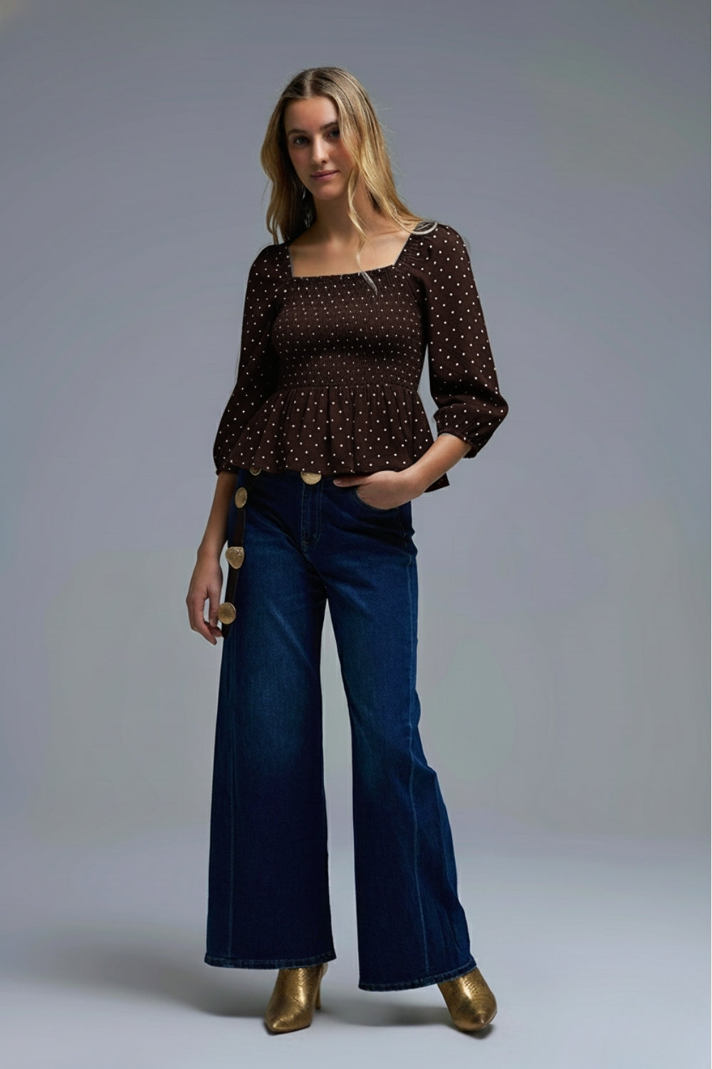 Top court chic marron à pois ajusté à la taille