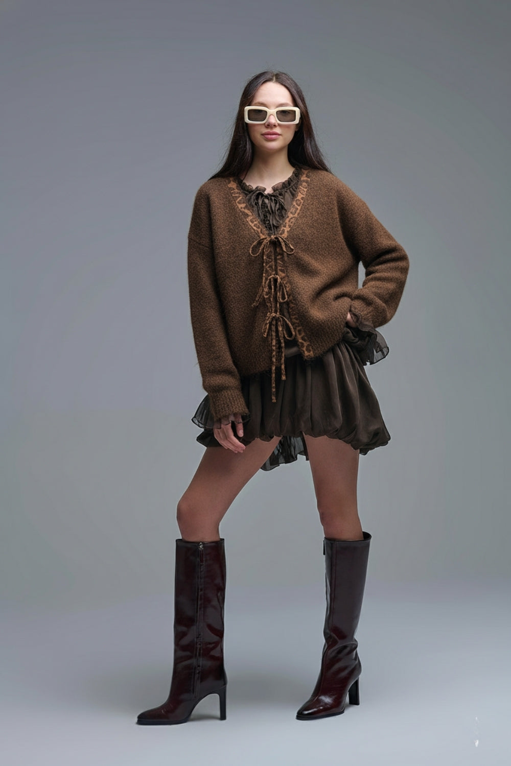 Cardigan en maille marron avec détails brodés en léopard