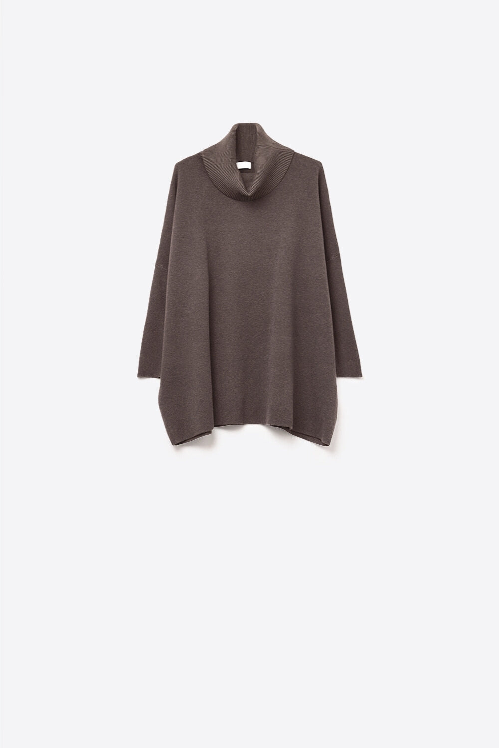 Pull tunique à col haut en brun avec manches ajustées