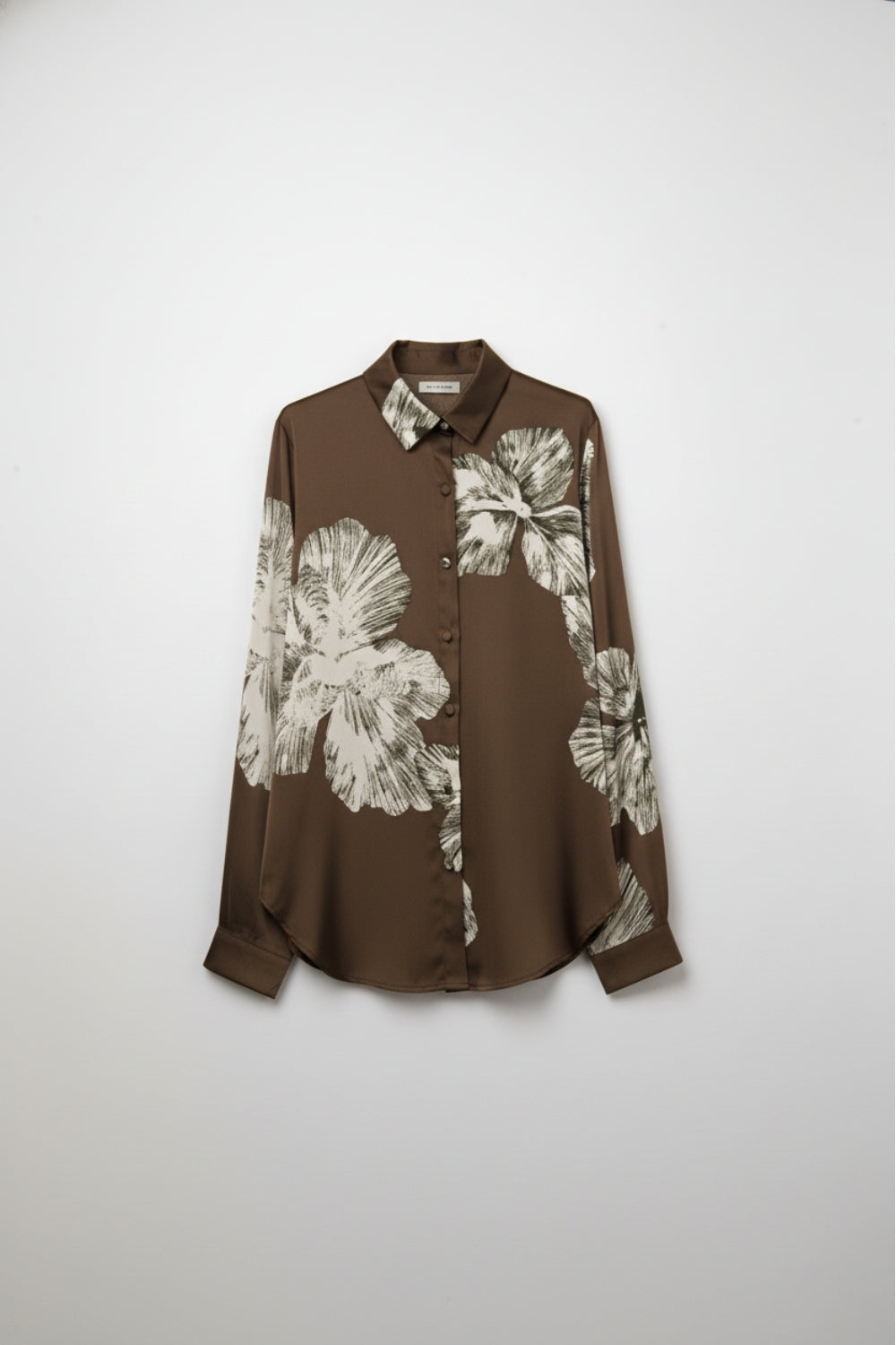 Chemisier boutonné à fleurs marron en satin