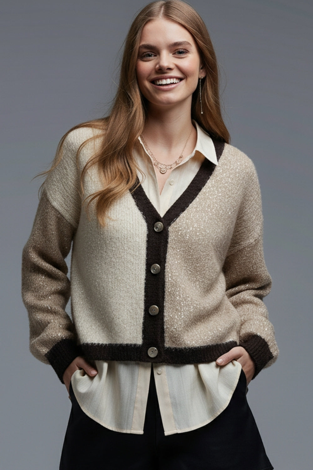 Cardigan à col en V à paillettes en couleurs beige et marron