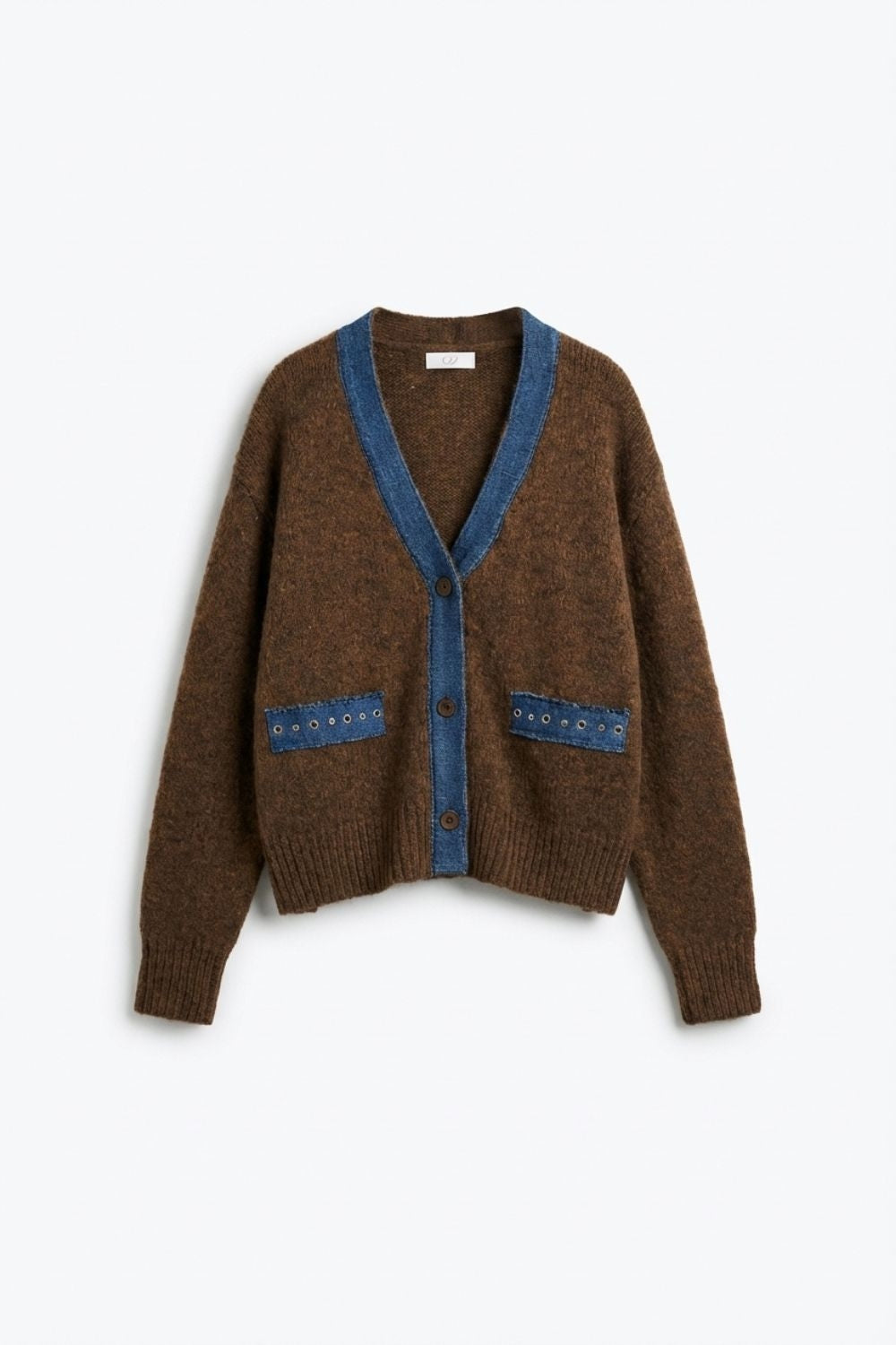 Cardigan marron avec détails en tissu denim