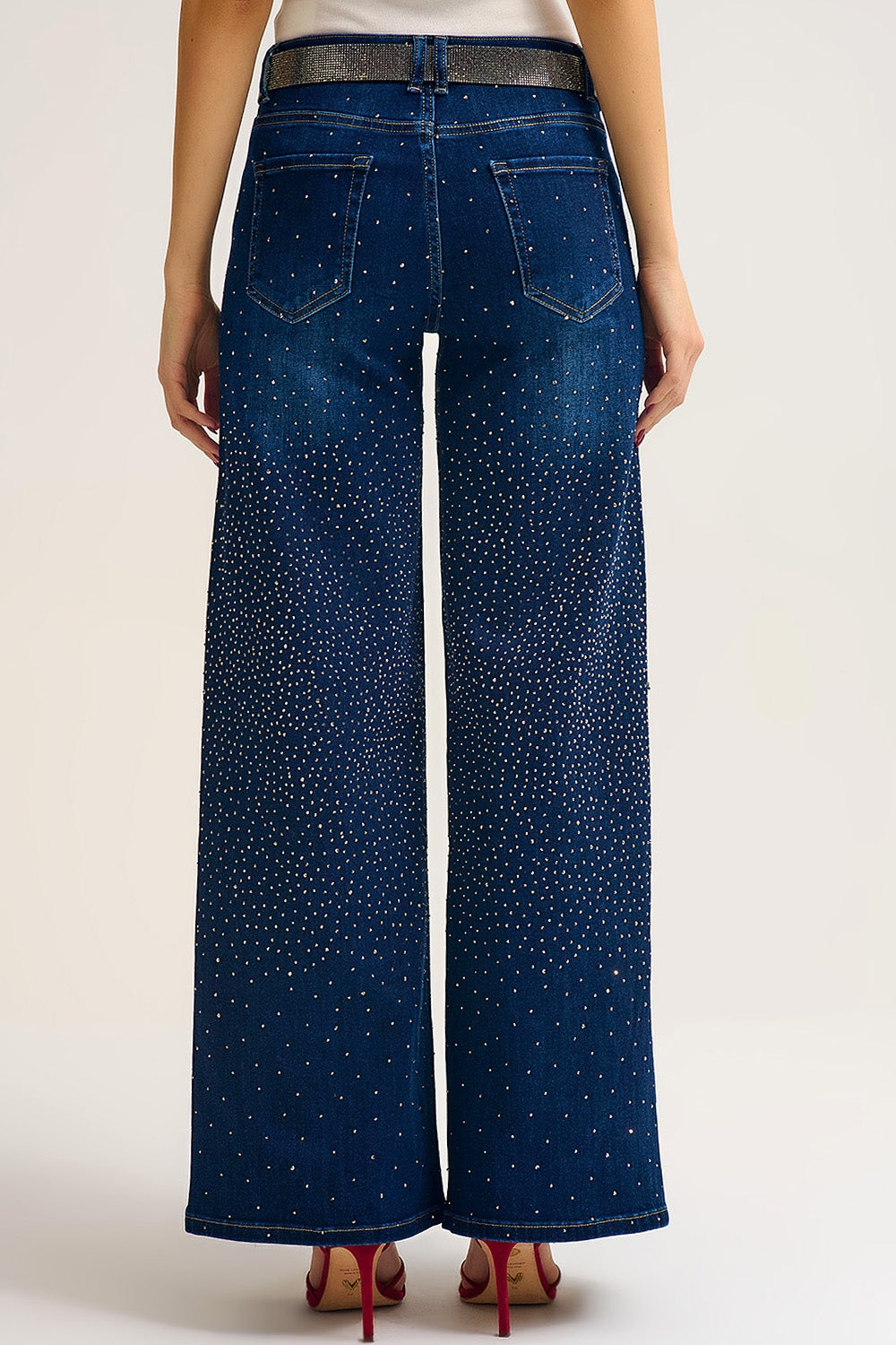Jeans en denim à jambe large ornés de strass sur le devant et le dos