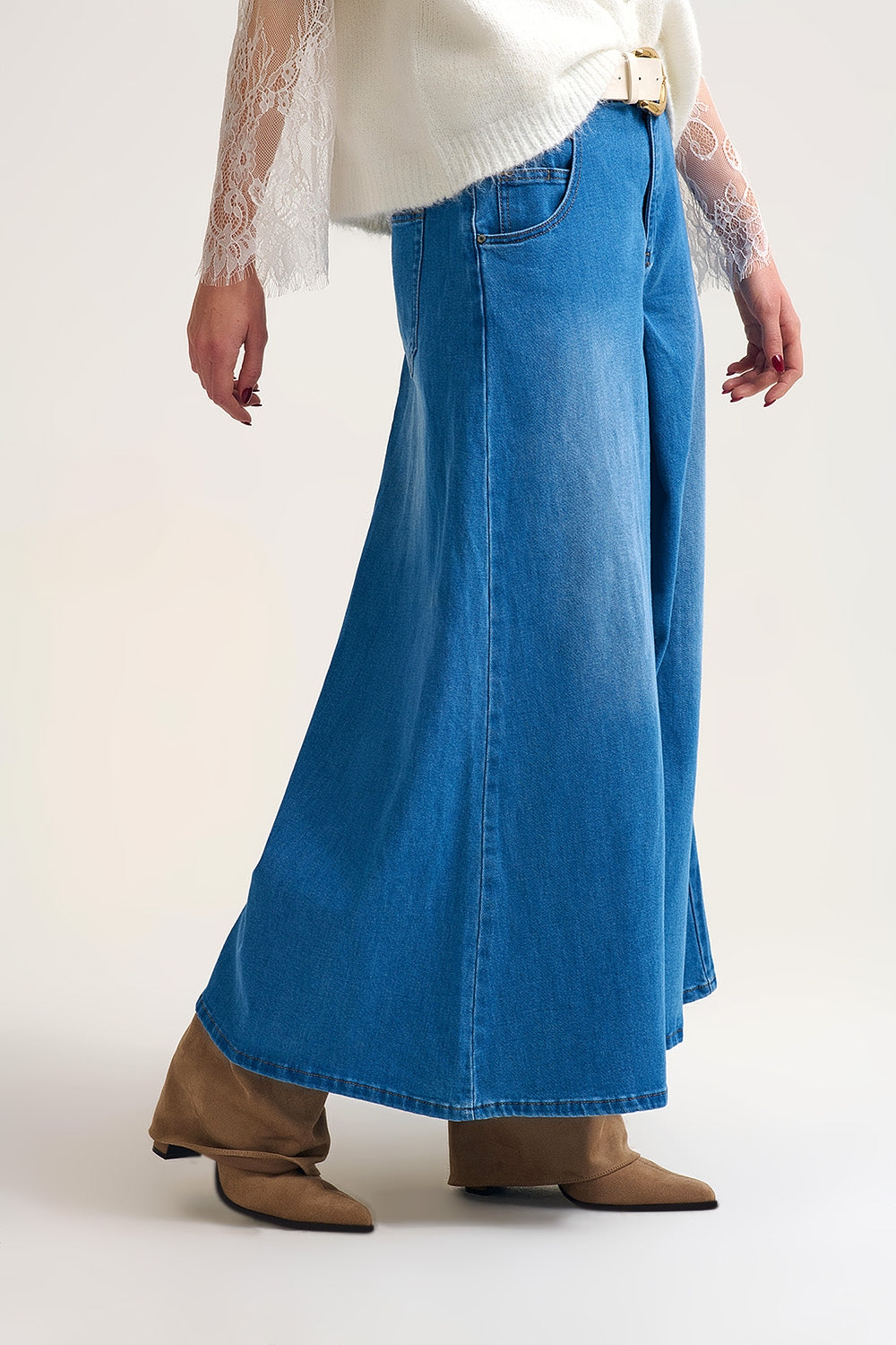 Jupe pantalon en denim à jambe extra-large avec plis sur le devant