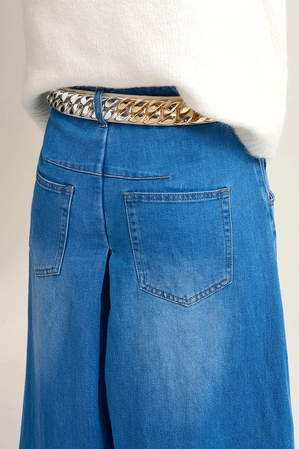 Jupe pantalon en denim à jambe extra-large avec plis sur le devant