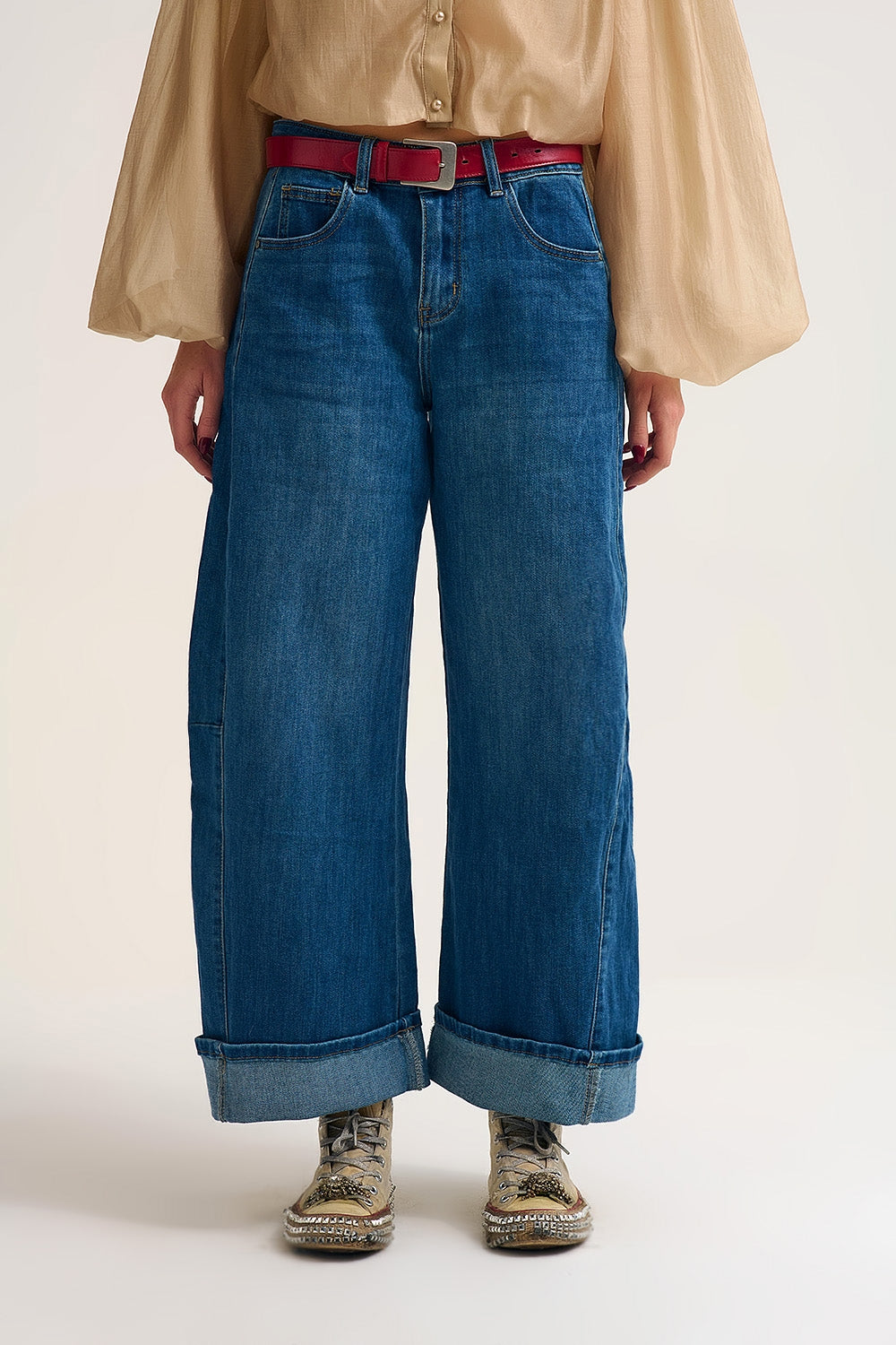 Jean en denim style baril délavage moyen ourlet à revers