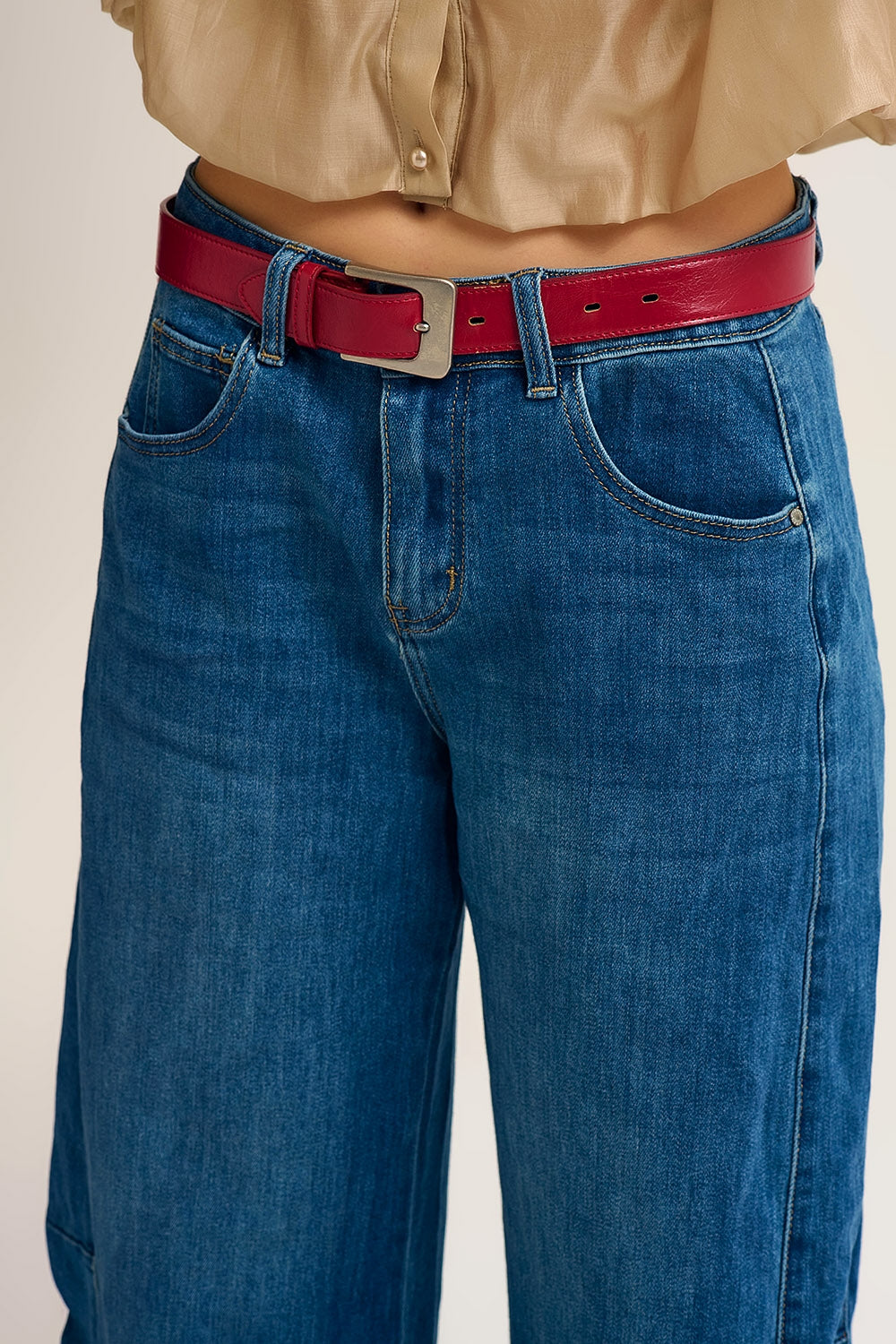 Jean en denim style baril délavage moyen ourlet à revers