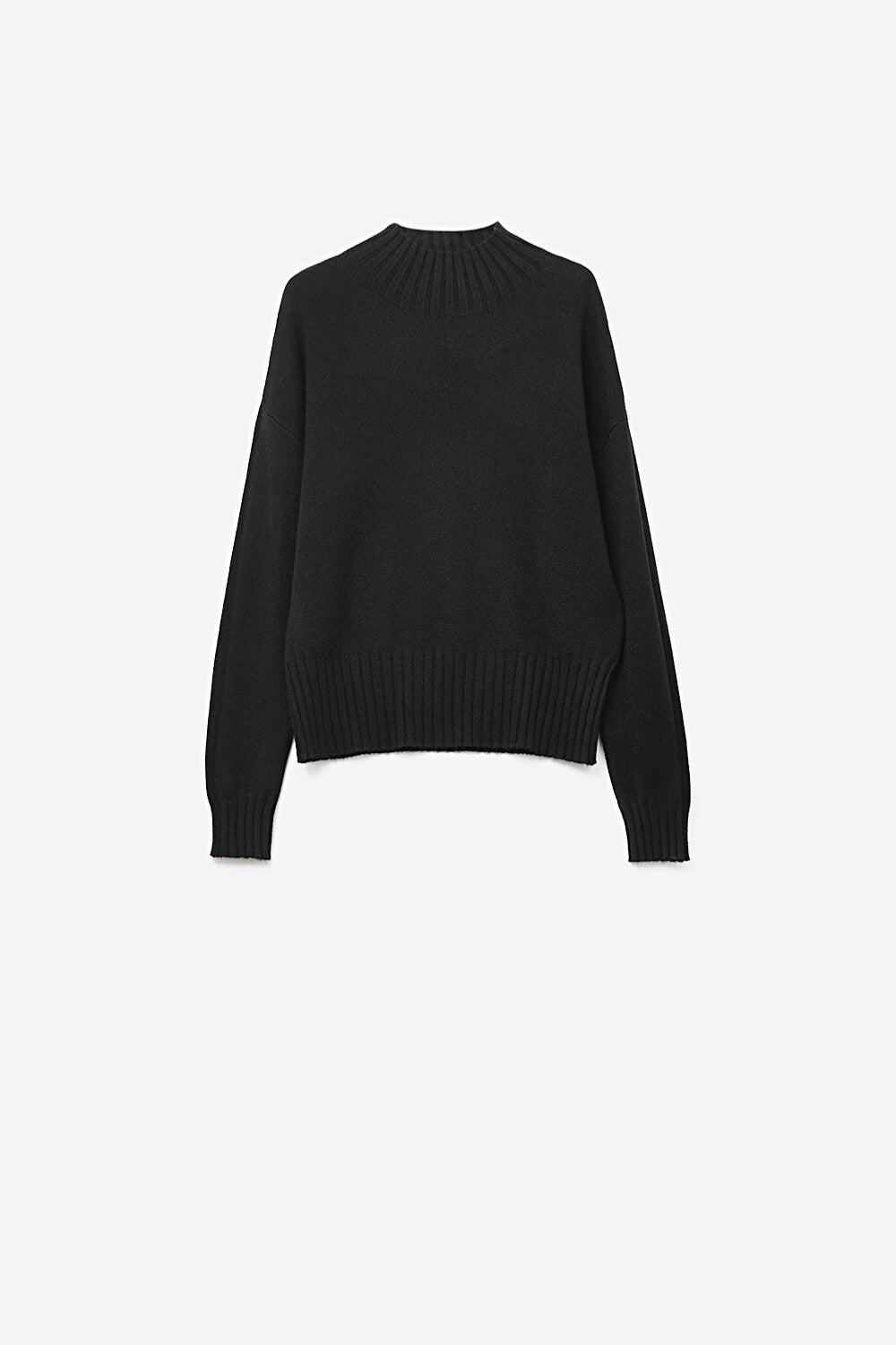 Pull noir en maille douce avec poignets et col côtelés
