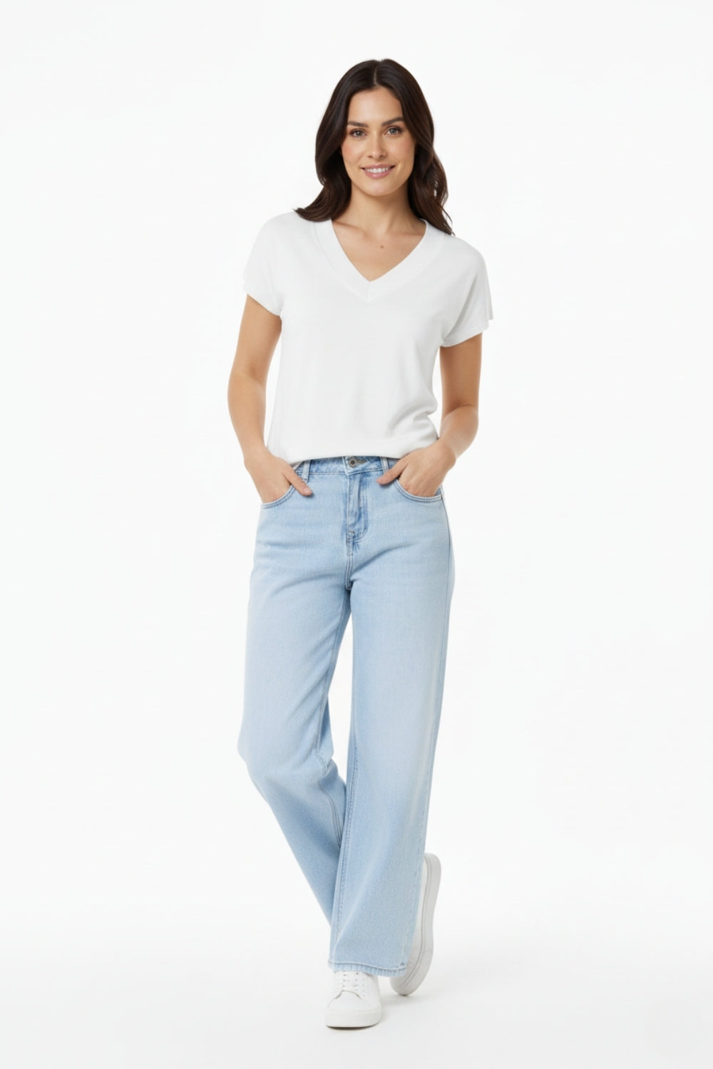 Pull blanc à col en V en maille légère et à manches courtes