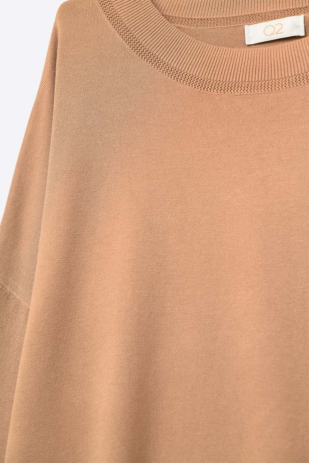 Pull en tricot camel avec col en maille