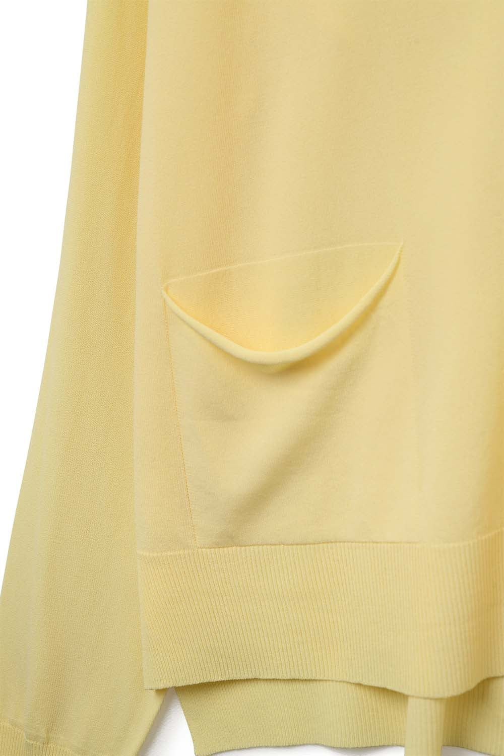 Cardigan en maille fine avec poches sur le devant en jaune