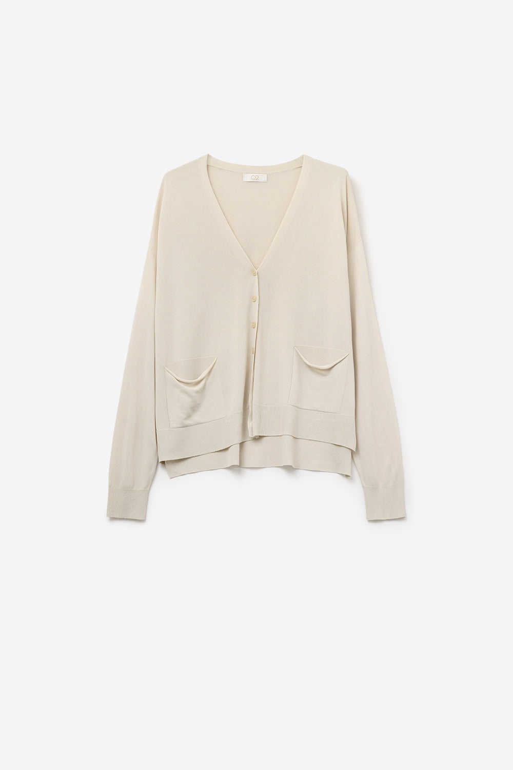 Cardigan en maille fine avec poches sur le devant en beige