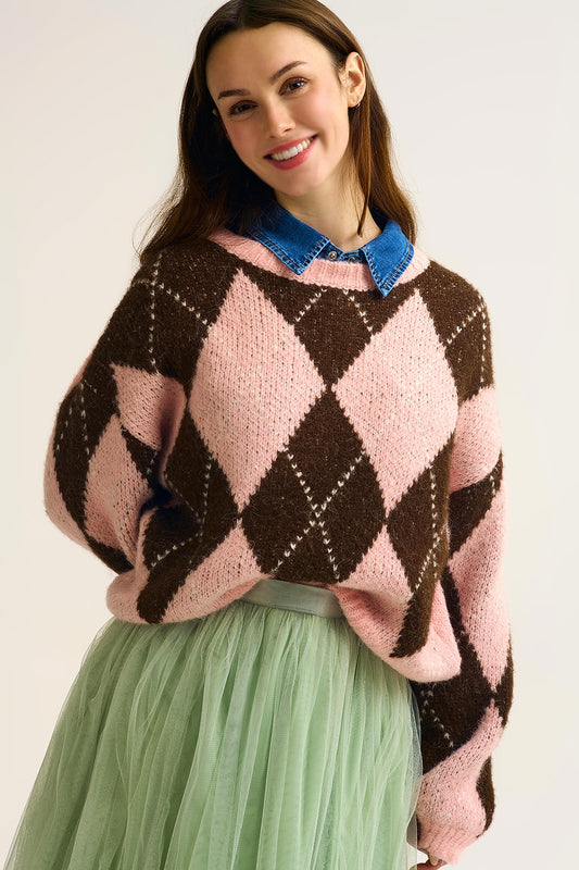 Pull en maille losanges rose et marron à manches volumineuses