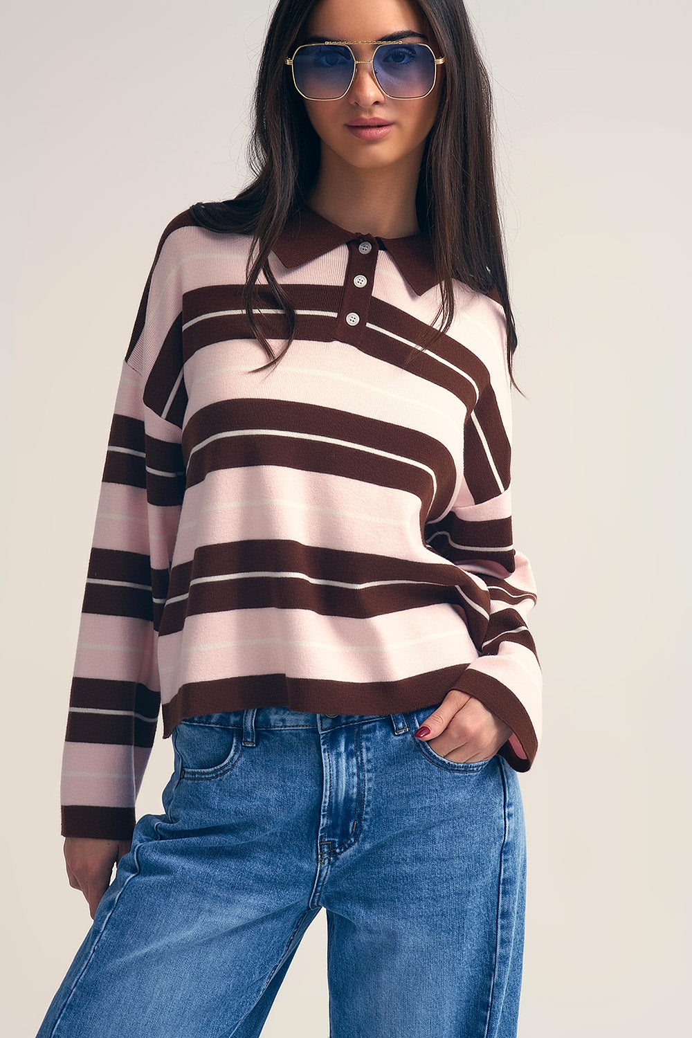 Polo rayé marron en maille avec col boutonné