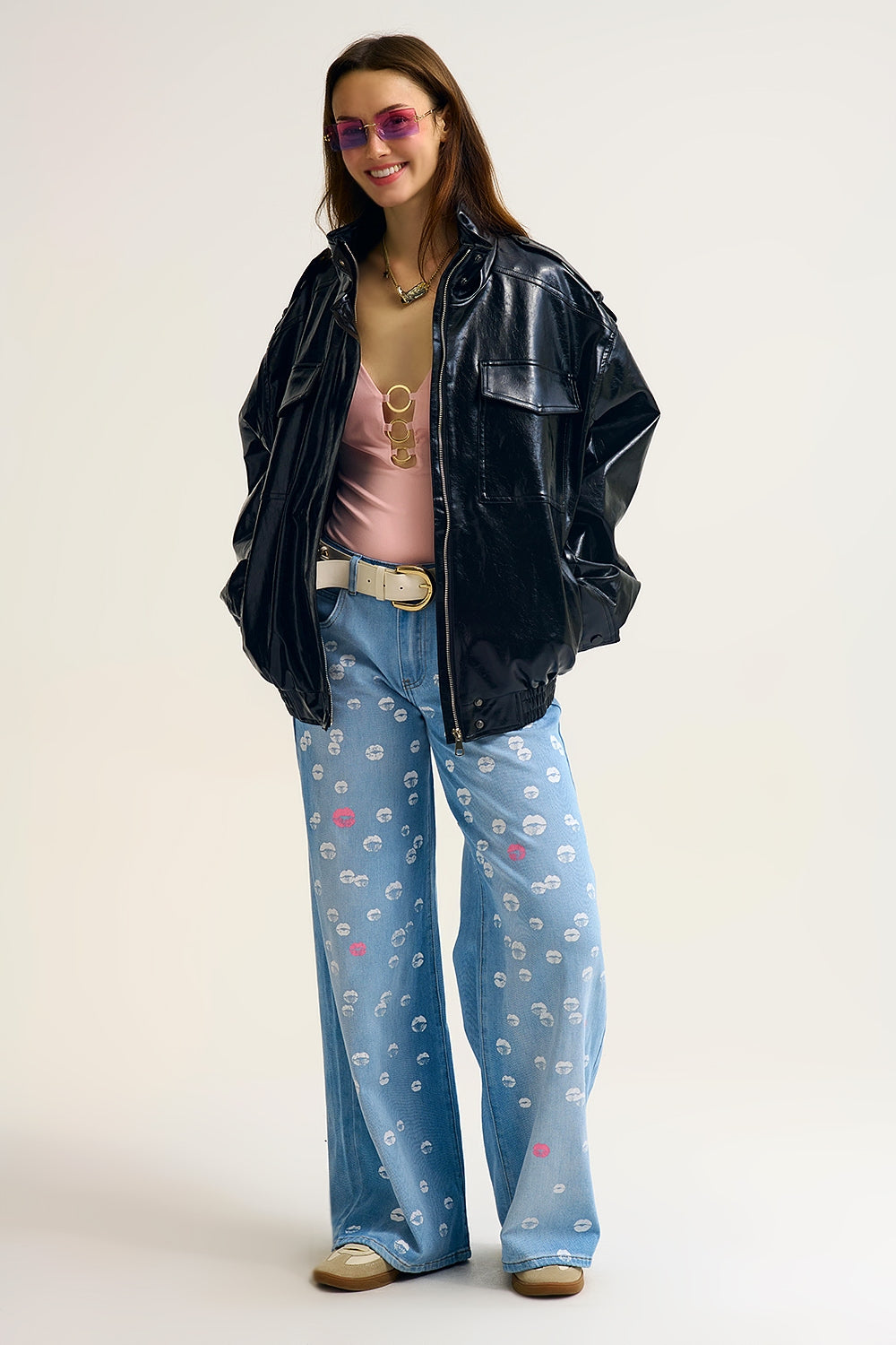 Veste oversize en faux cuir brillant en noir