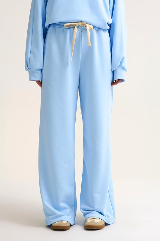 Pantalon de survêtement à coupe droite en tricot bleu ciel avec taille élastique et cravate