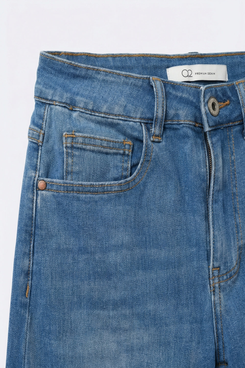 Jean en denim à jambe large et délavage moyen avec couture latérale