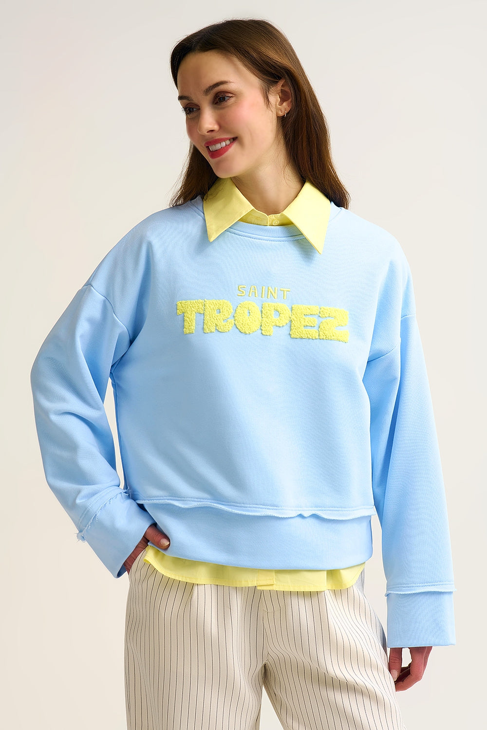 Sweat-shirt bleu bébé brodé Saint-Tropez