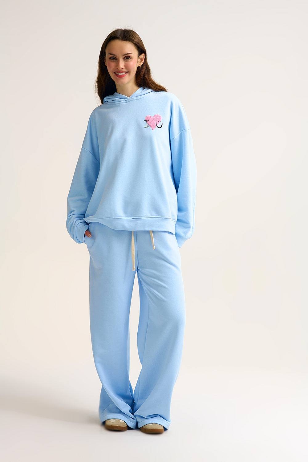 sweat à capuche super-doux avec graphisme en forme de cœur