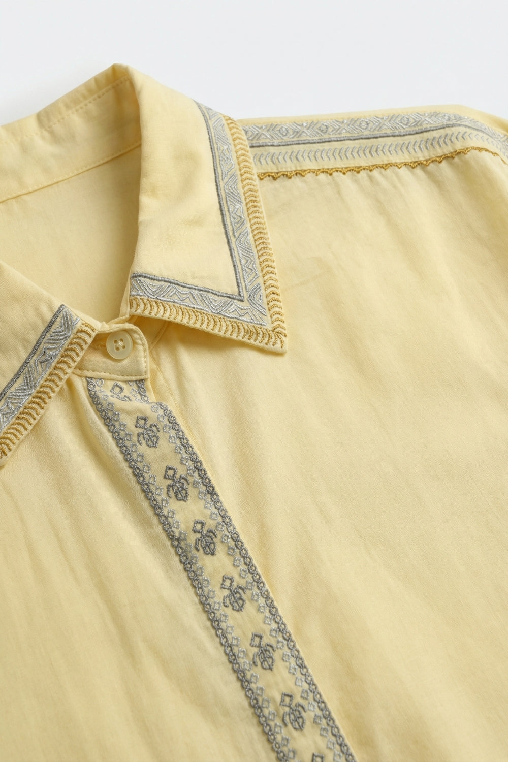 Chemise oversize jaune avec bordures brodées