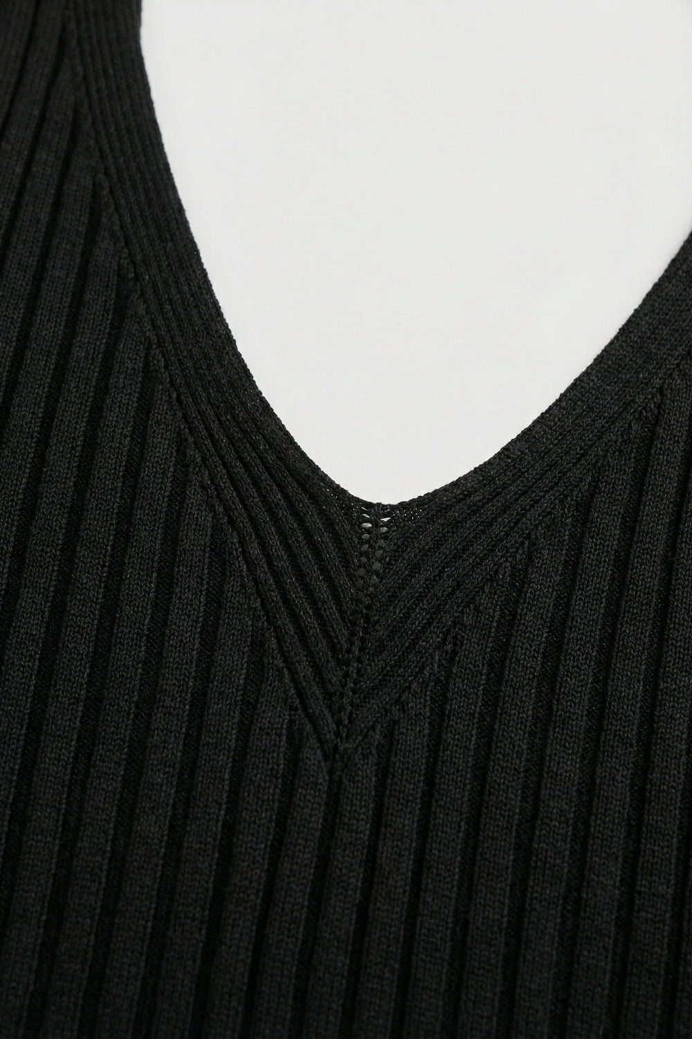Débardeur Noir à Côtes en Tricot Col V