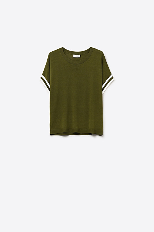Pull en maille fine vert olive avec poignets rayés