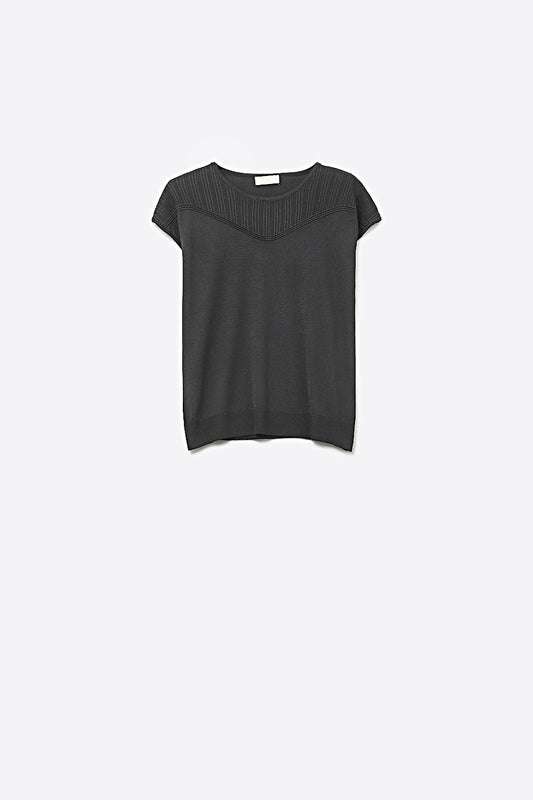 pull à manches courtes noir en tricot avec détail de plastron texturé