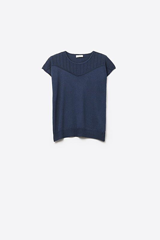 Pull en maille marine avec détail côtelé et manches courtes